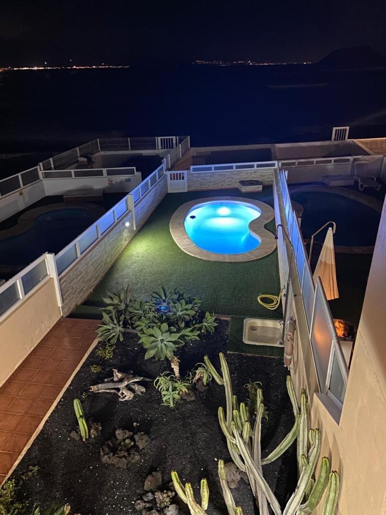 Beach Front Villa Vv コラレホ エクステリア 写真